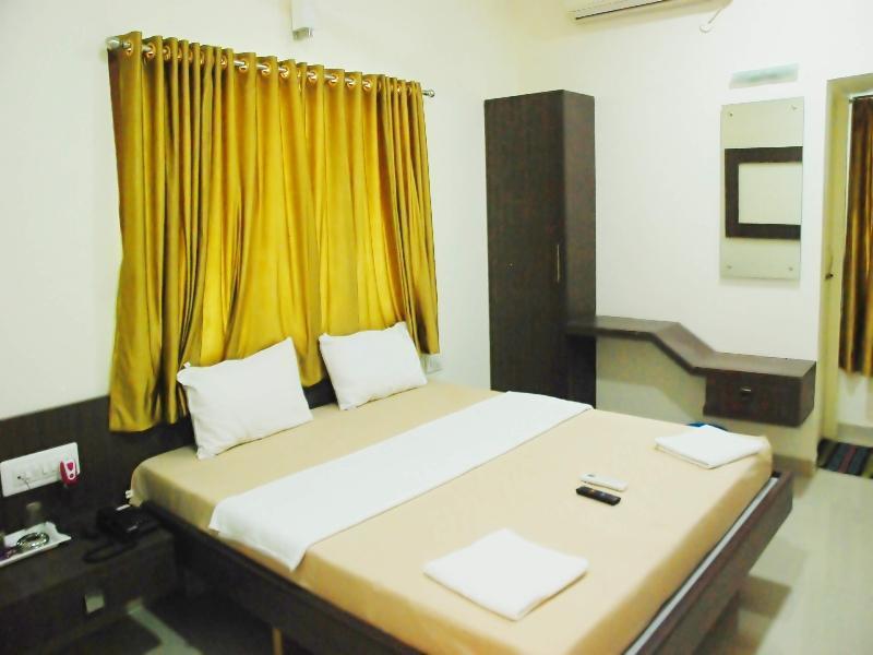 Hotel Pon Amutha Karur  Экстерьер фото